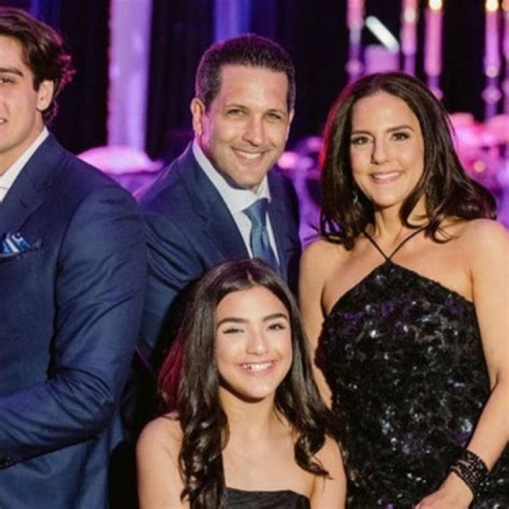 Adam Schefter Age, Wiki, Biography, Wife, Children, Salary, Net Worth, Parents ·