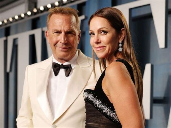 How many times has Alex Jones been married? Who are Alex Jones wives?