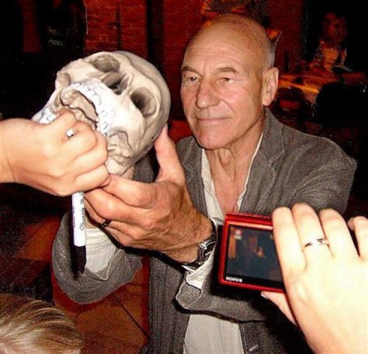 Patrick Stewart Bio (Wiki) | WinkBlog