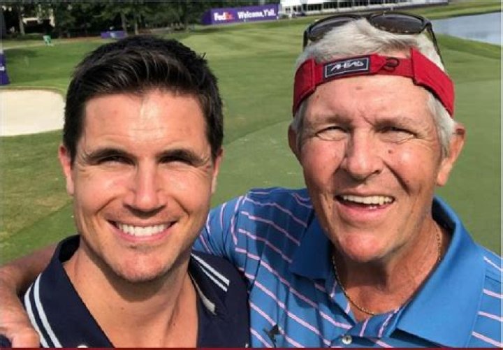 Robbie Amell Parents Jo And Rob Amell, Siblings And Age Revealed ·