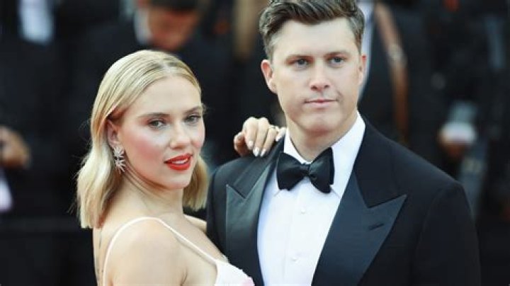 Scarlett Johansson Reacts to Hubbys Old Photo With Mushroom Haircut, Admits She Wouldnt Have D