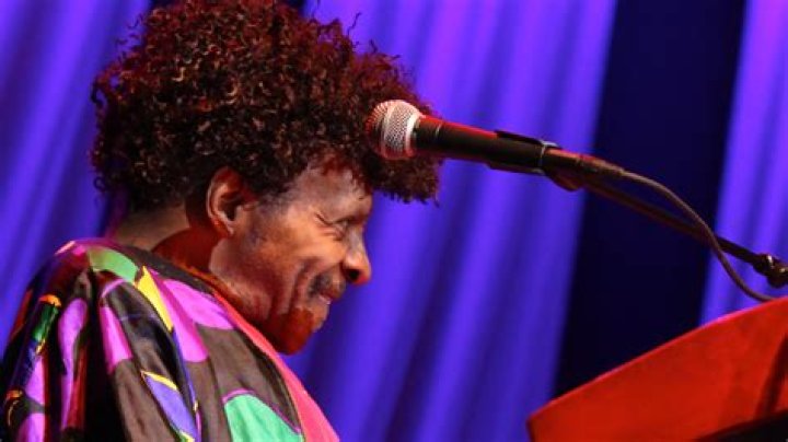 Sly Stone Biography, Age, Height, Wife, Net Worth, Family ·