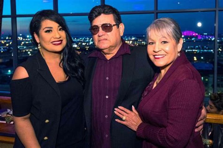 Who Are Carl Quintanilla Parents? Meet Father Robert Quintanilla And Mother