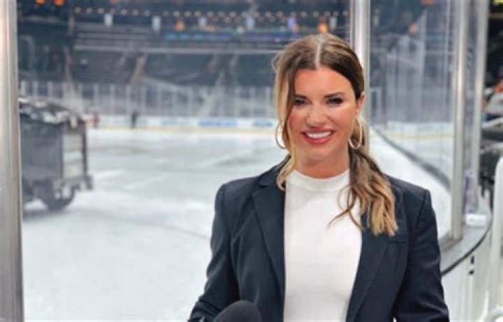 Who Is Courteney Cox WEEI? Meet The Reporter On Instagram ·